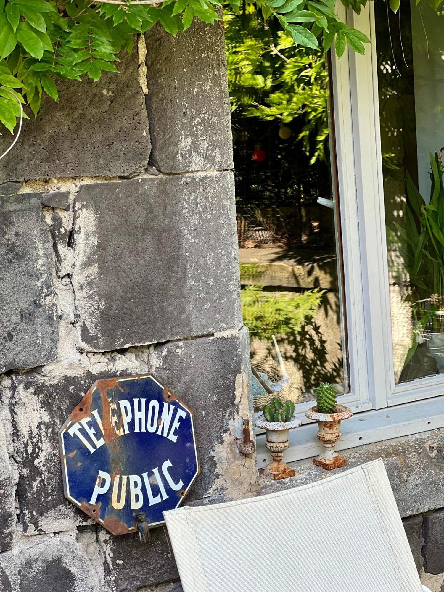 Bed and Breakfast Les hirondelles du marais à Riom Extérieur photo